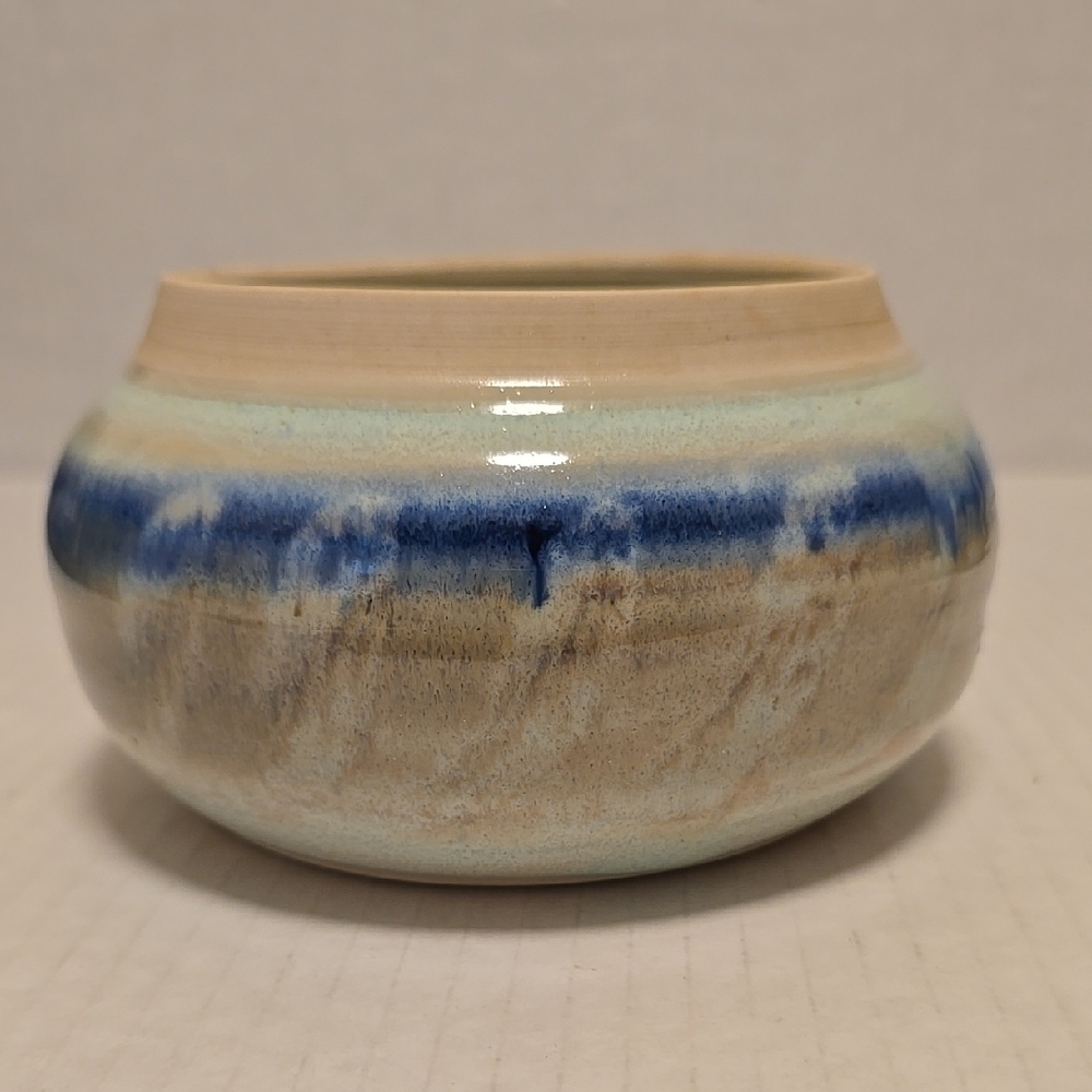 Elegant Blue and Cream Signed Pottery Bowl / Planter - Picture 4 of 16